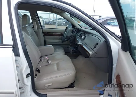 2010 Mercury Grand Marquis Ls (Fleet Only) z USA, uszkodzony, nr VIN 2MEBM7FV7AX615090